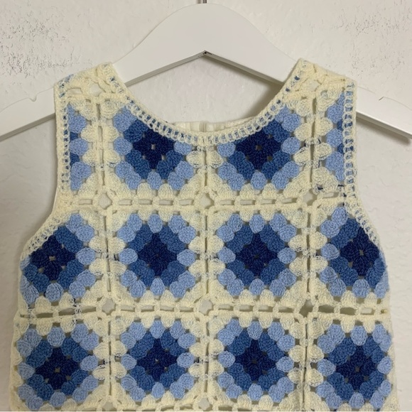 Between Crochet Granny Square Sleeveless Top Little Girl’s Size 5 Blue Cream - Picture 10 of 12